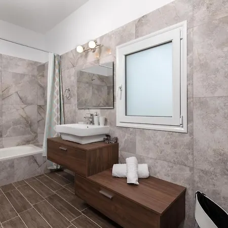 Mika Βίλα Αφάντου